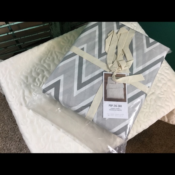 New in Packaging West Elm Duvet - Picture 2 of 6